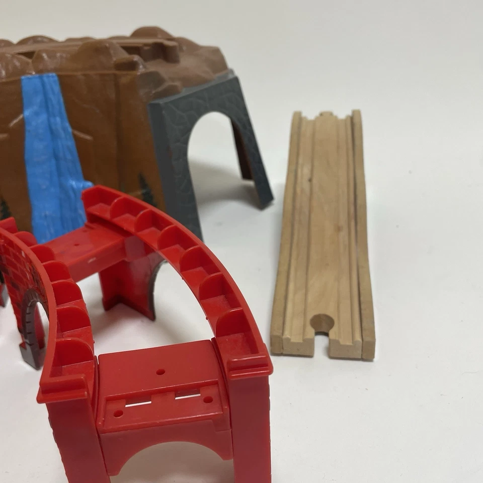 THOMAS & FRIENDS Railway Track Fork Tunnel Bridge Double Bridge  Plastic Kids - Image 3 of 4