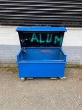 STEEL TOOL BOX ON WHEELS