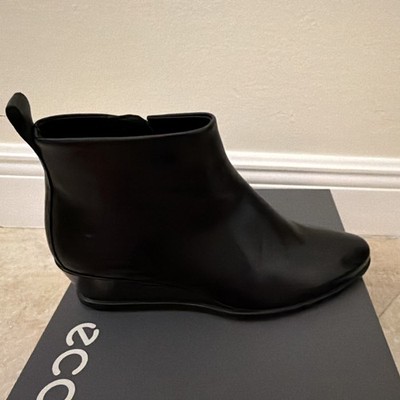 ECCO Shape 45 Wedge Women's Black Leather Ankle Bootie Almond Toe Zip 9