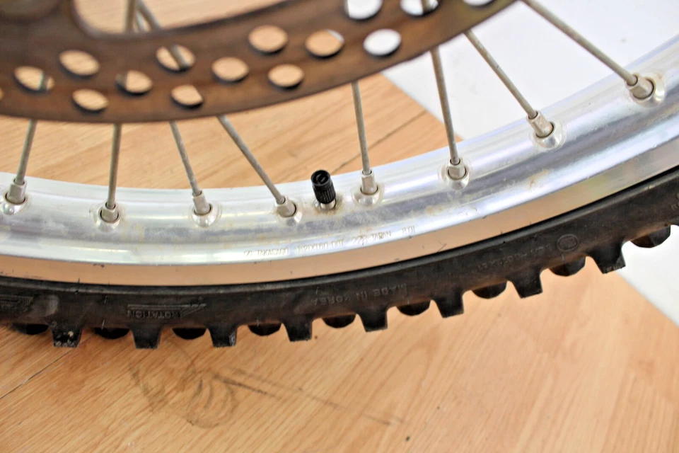 Yamaha YZ426F 2002 buje de llanta delantera 21" Foto 3 de 4