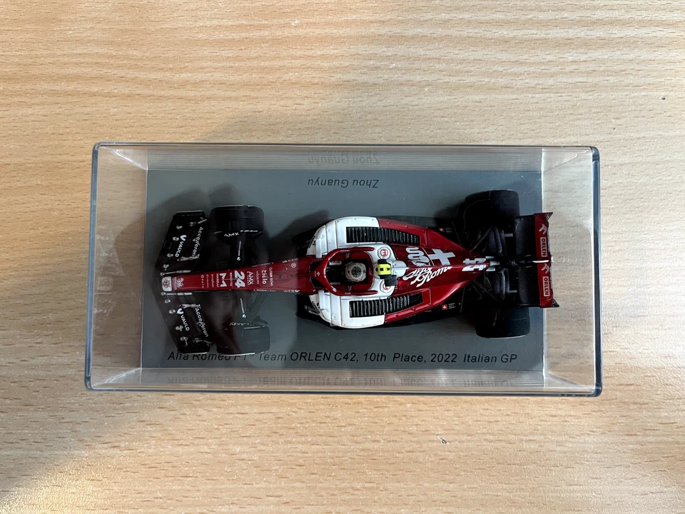 Spark Alfa Romeo Sauber C42 Zhou Guanyu #24 Italian gp 2022 1:43 - Immagine 3 di 4
