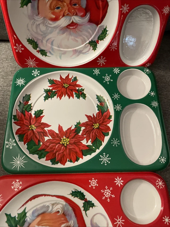 Set of 3 Vintage 1950's Santa Claus/Poinsettia  Compartment Serving Trays - Image 3 of 4