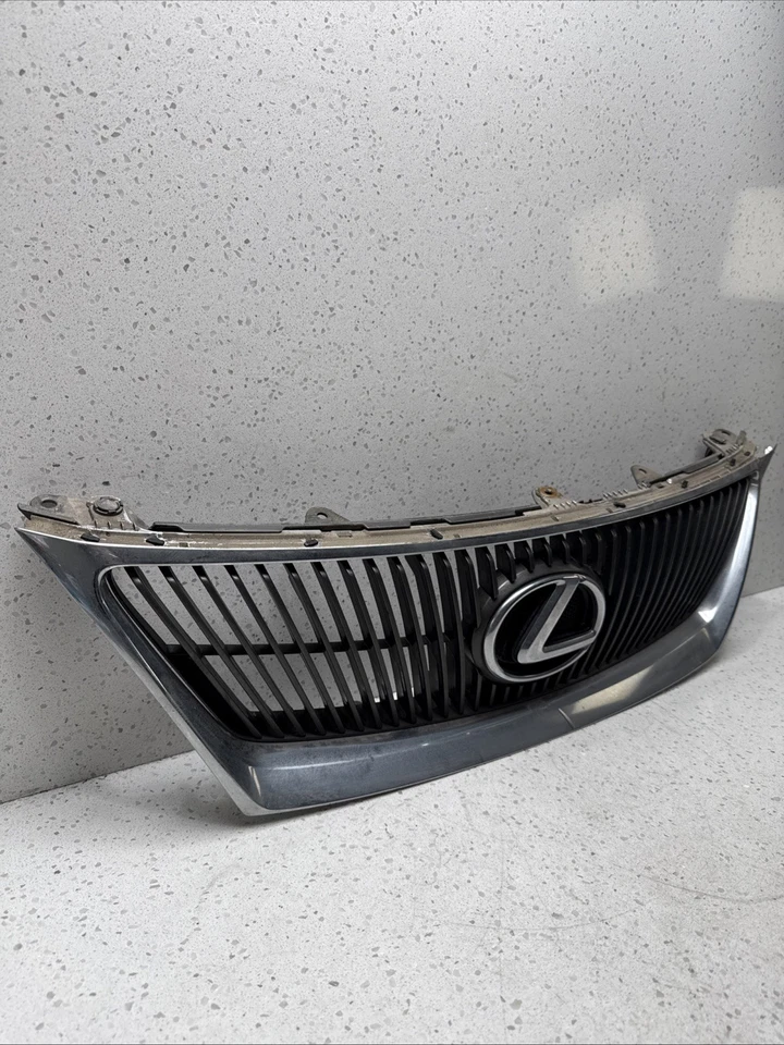 06-08 LEXUS IS250 IS350 FRONT UPPER GRILLE W/ EMBLEM OEM - Imagem 2 de 4