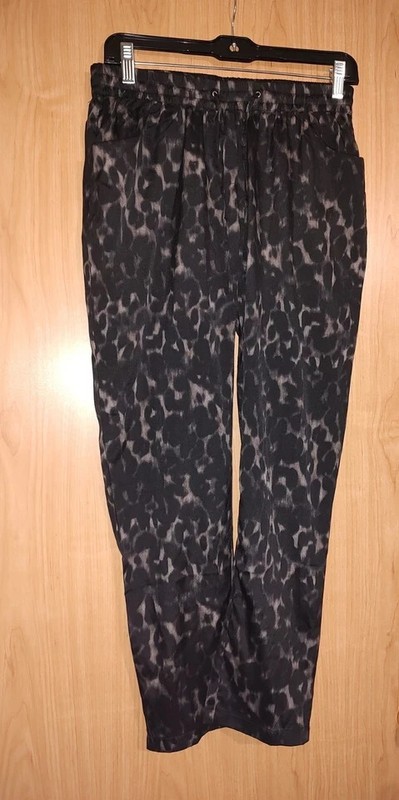W118 by Walter Baker Pull On  Elastic Waist Pants. Black and Tan. Size Medium.