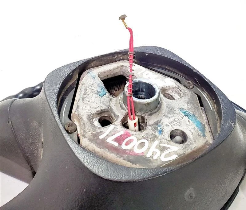 Chevrolet Silverado 2500 2004 OEM volante completo tiene desgaste Foto 2 de 4