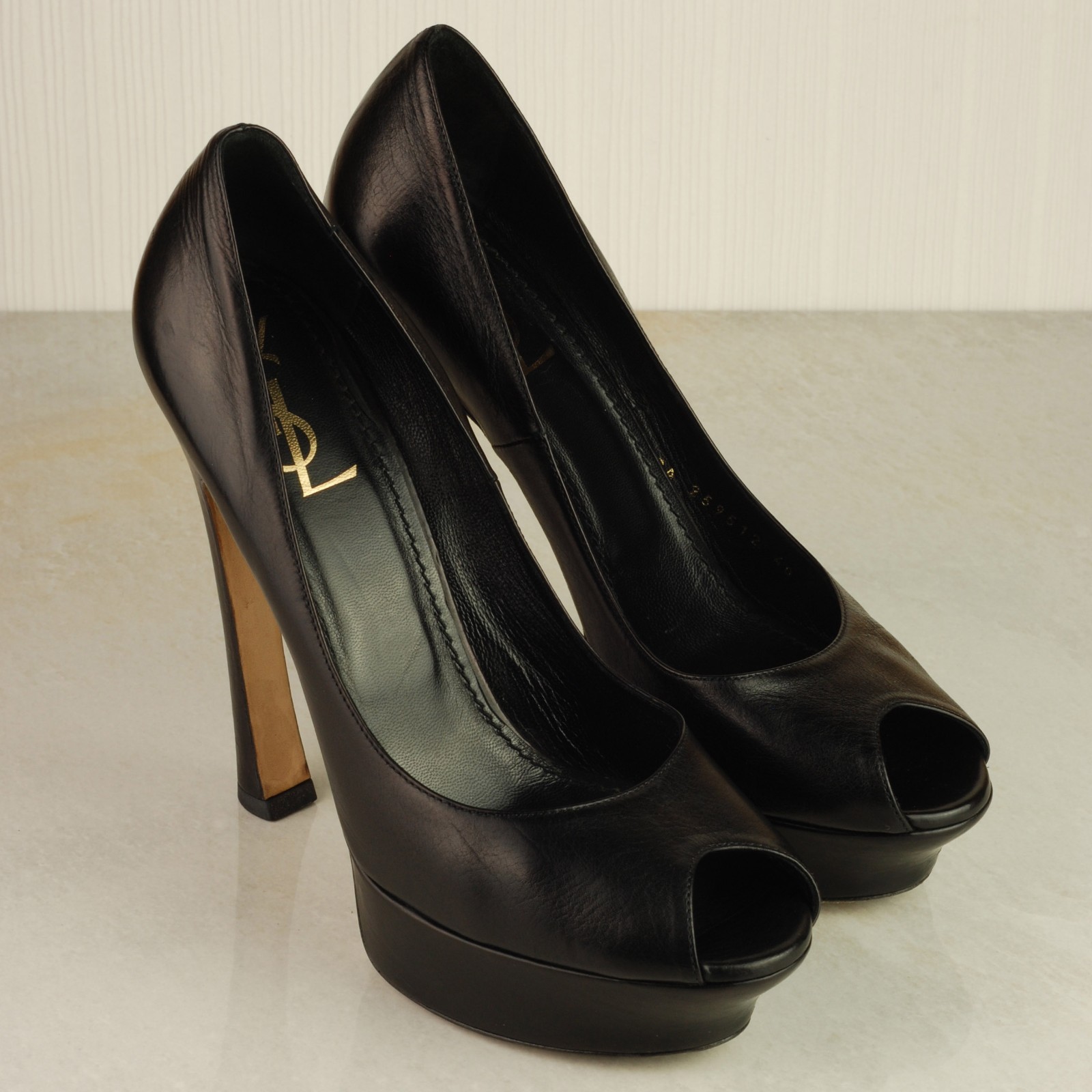 YSL SAINT LAURENT Palais pelle nera tacchi alti curvy punta aperta corte UK7 EU40