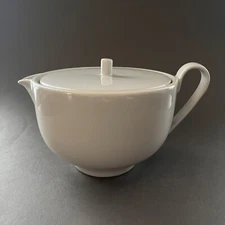 Blomus RO modern teapot in nimbus cloud light gray