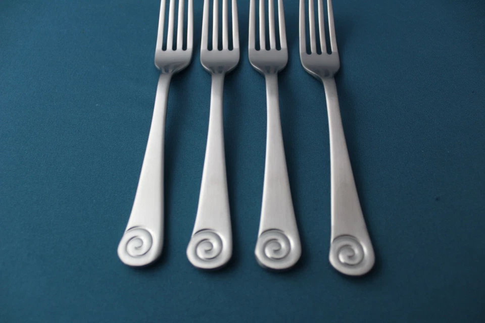 4 tenedores de ensalada Robert Welch AMONITA SATINADO acero inoxidable Vietnam NUEVO 6 5/8" Foto 2 de 4