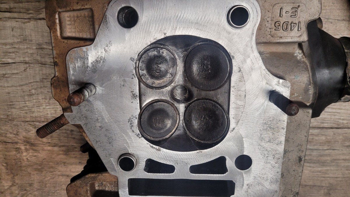 あげ 2003 Suzuki Eiger 400 OEM Cylinder Head Top End Valves Assy
