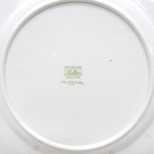 SHELLEY LILY OF THE VALLEY Scalloped Dinner Plate 10.75" - Picture 4 of 6