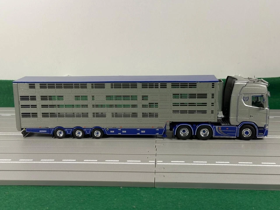 Tekno truck models, Scania S580 6X2 Pezzaioli Livestock Trailer , A.W. SHORTT - Image 4 of 4