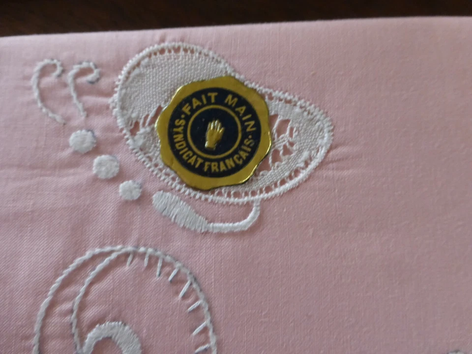 Ancienne parure de  berceau brodé main rose drap + taie syndicat français - Photo 3/4