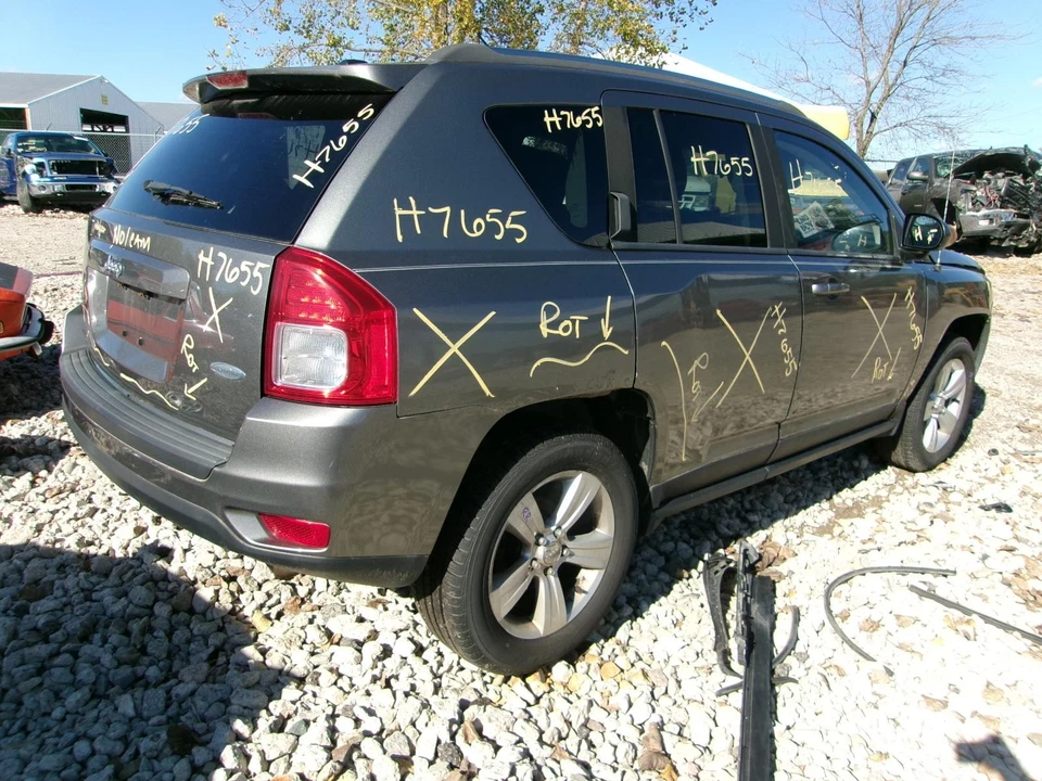 Used Engine Cover fits: 2013 Jeep Compass  Grade B - Image 4 of 4