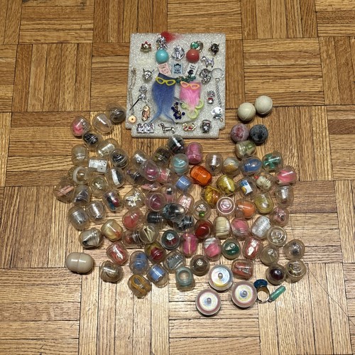 Vintage 1960s Gumball Machine Vending Toy Prizes Toys Rings (70)