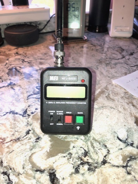 MFJ - 886b portable frequency counter 0.3 MHz - 2.8 GHz / 50 ohm Ham Radio