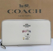 COACH Peanuts SNOOPY HAHAHAHA Wallet Round Zip White Rare New