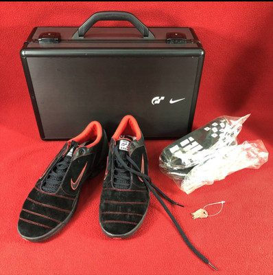 Rare Nike Gran Turismo Limited Edition Total Magia 2 sneakers in black and red 