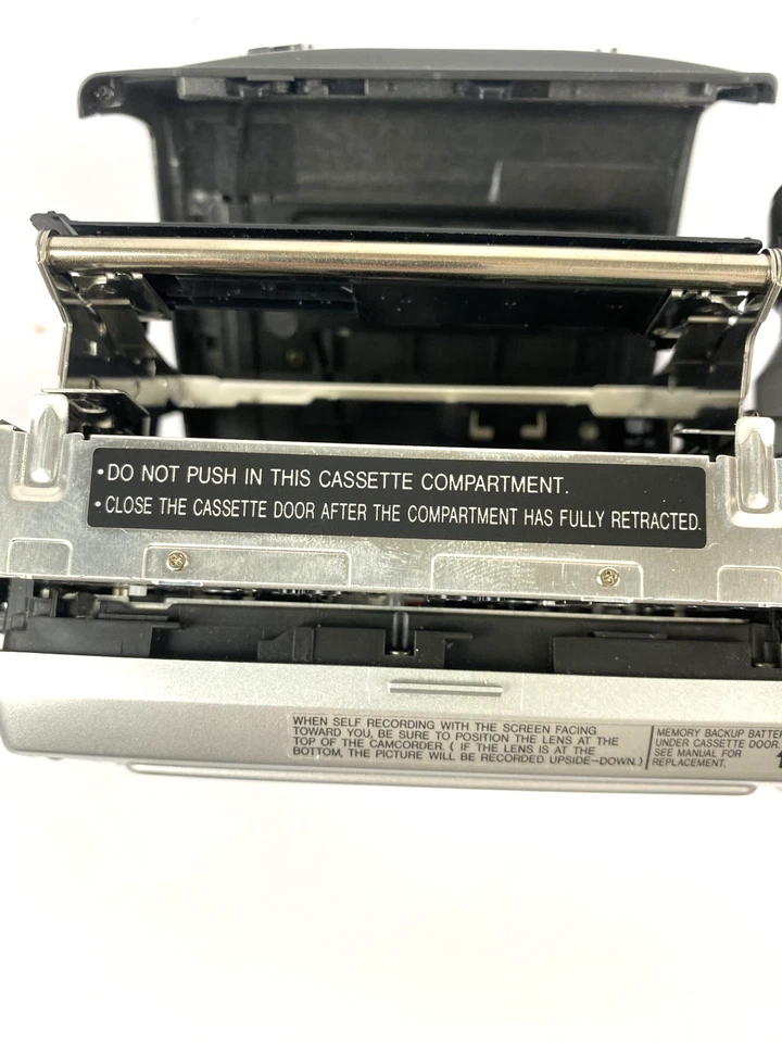 Sharp VL-H860U Viewcam Camcorder VCR Camera Needs Battery READ AS IS FOR PARTS - Image 4 of 4