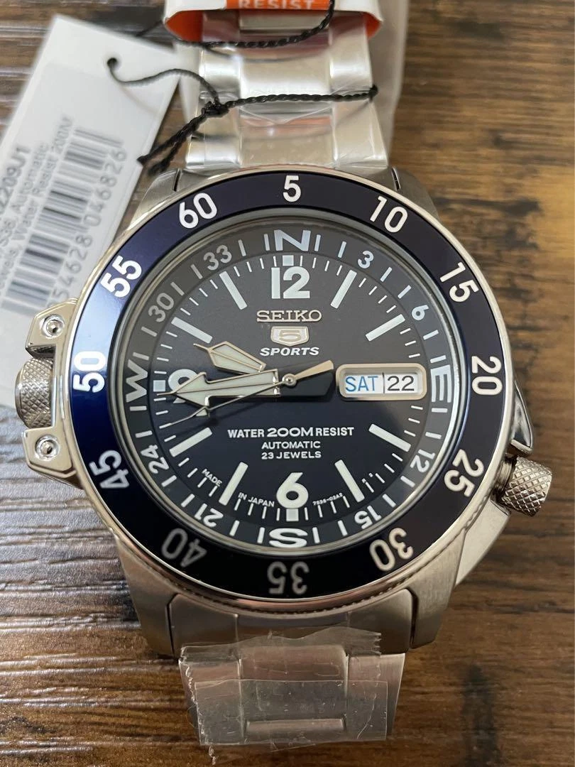Seiko 5 Sports 7S36 01E0 SKZ209J1 23 Jewels Day Date Automatic