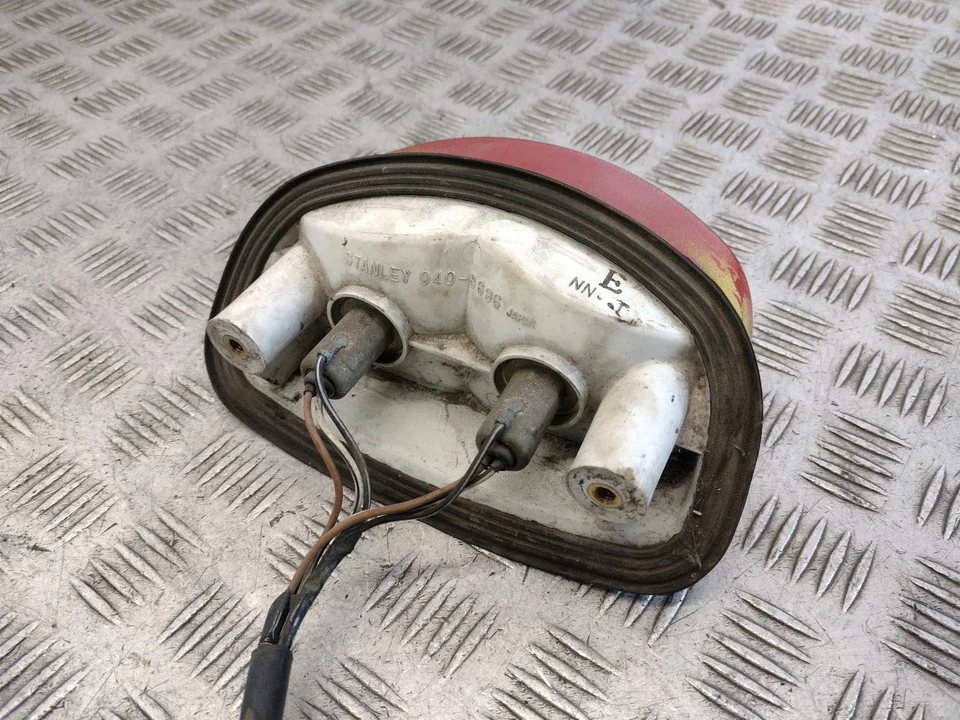 2001-2016 SUZUKI GS 500 REAR LIGHT - Изображение 3 из 4