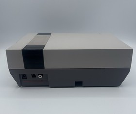 Nintendo NES System New 72 Pin +2 Controllers, Zapper Mario Duck Hunt Manual