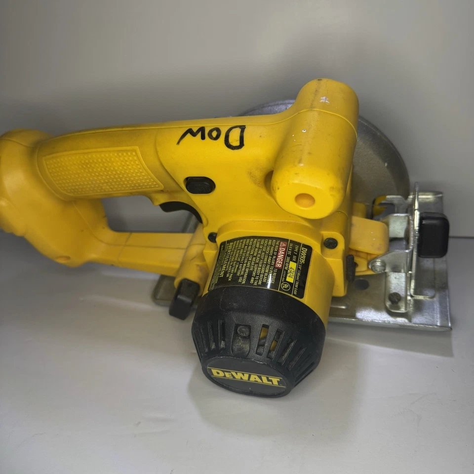 Dewalt DW935 14.4V Cordless 5-3/8" Circular Trim Saw - TOOL ONLY (CP1109648) - Image 3 of 4