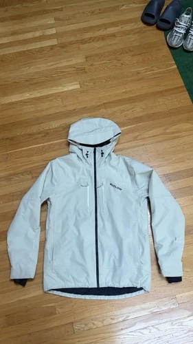 Flylow Roswell Jacket Medium Off white/Green *Fixable Tear On Sleeve* - product listing photo