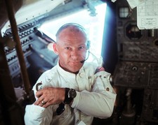 APOLLO 11 BUZZ ALDRIN IN LUNAR MODULE 8x10 GLOSSY PHOTO PRINT
