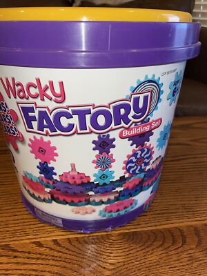 Learning Resources Gears! Gears! Gears! Wacky Factory 130 Piece Building Set