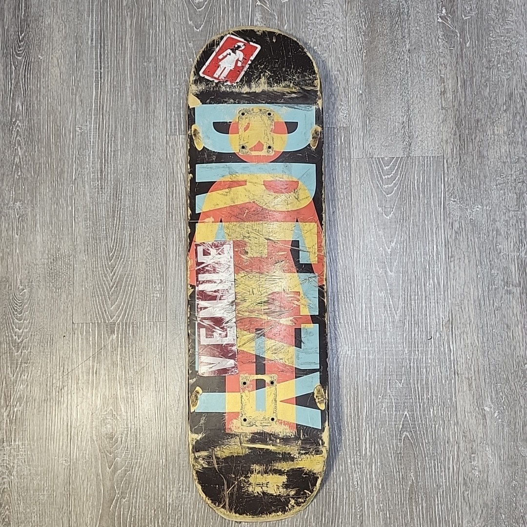 GIRL Briana Geering スケートボード Girl x Hello Kitty Geering Kuromi 8.0