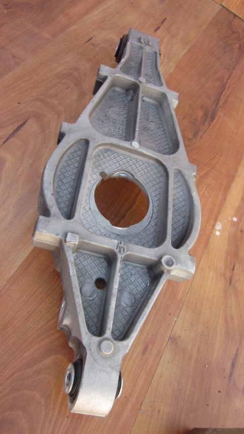 18 22 Maserati Levante RIGHT REAR Lower Arm Control 68DCDB98