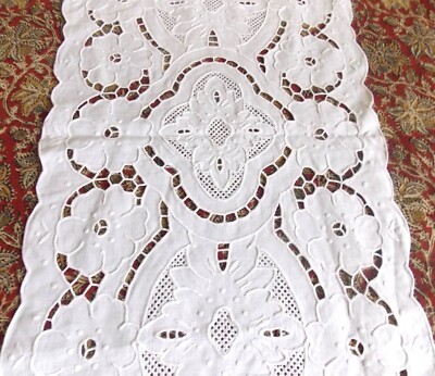 Richelieu en Napperons | Créatrices Broderie Machine