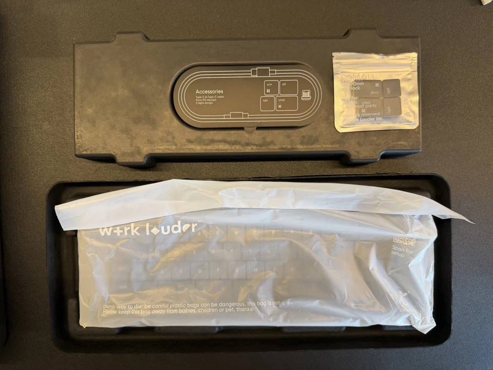 Work Louder Nomad e Mechanical Keyboard - GRAPHITE - English US - Image 4 of 4