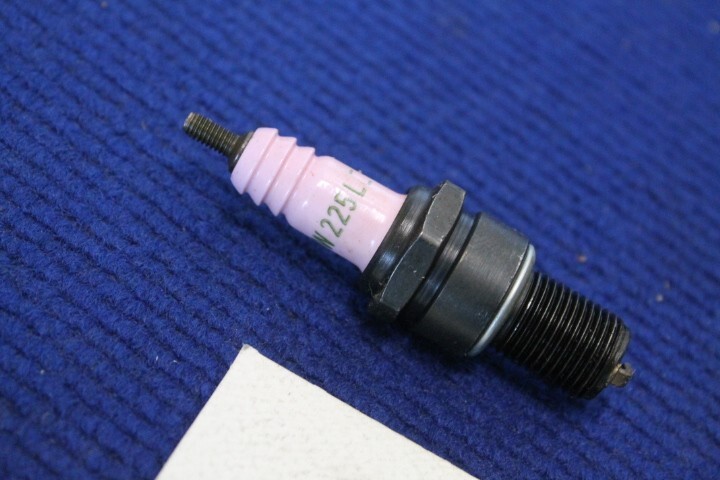 MAGNETI MARELLI CW225L SPARK PLUG CANDELA N.O.S. | eBay