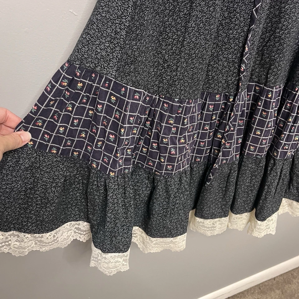 VTG 70s Gunne Sax Prairie Dress Dark Floral Print W/ Lace & Square Bodice XS - Image 4 of 4