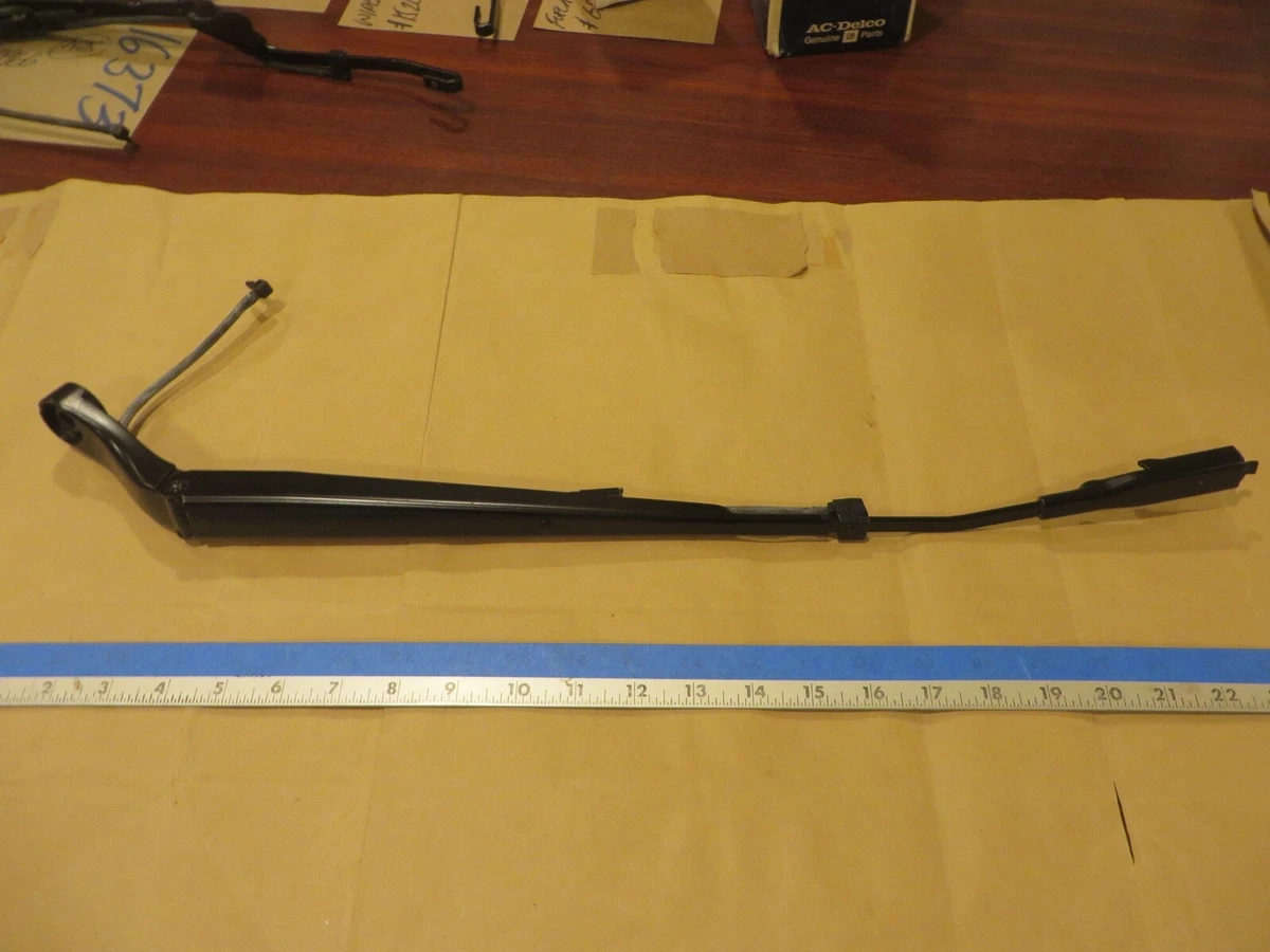 OEM # 15916551 # 24029238 GM genuine OEM new WINDSHIELD WIPER ARM 