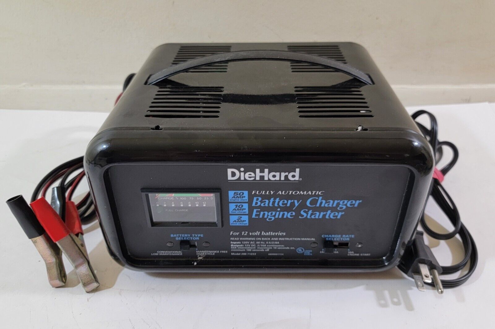 DieHard 71222 Fully Automatic 2-10-50 Amp 12V Battery Charger Engine Starter