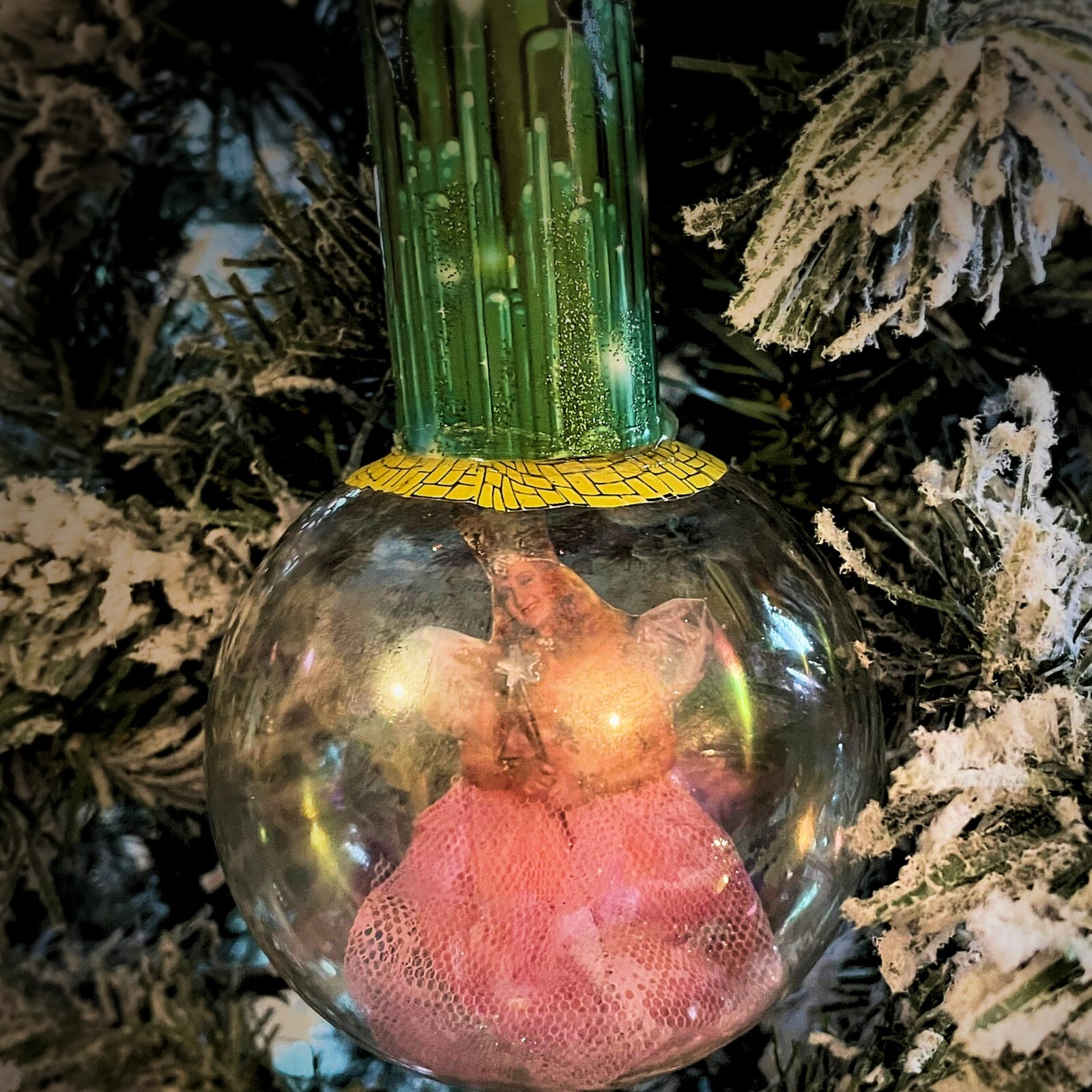Wizard Of OZ Glinda in Bubble Christmas Tree Decoration Ornament yellow
