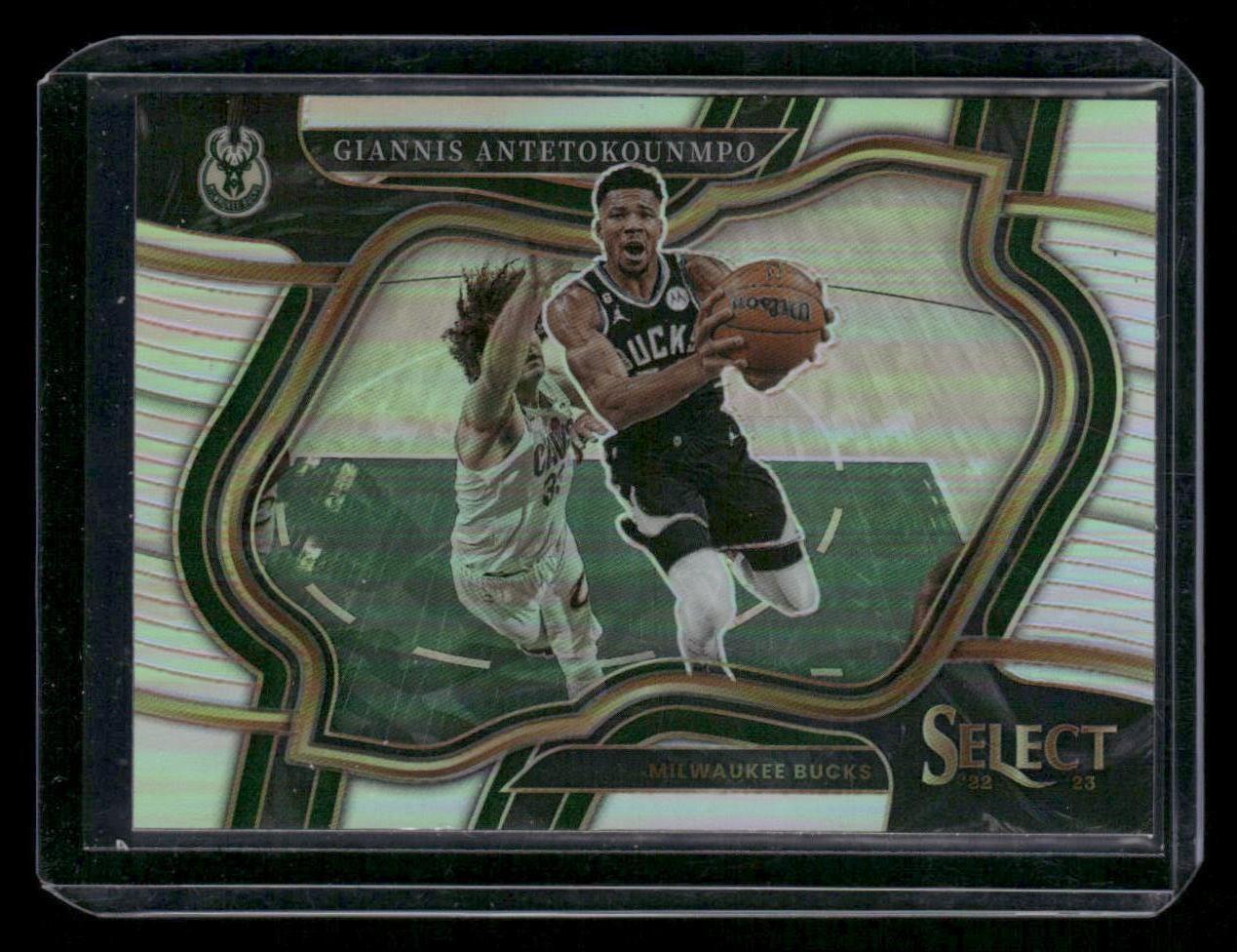 2022-23 Panini Select #261 Giannis Antetokounmpo Silver Prizms