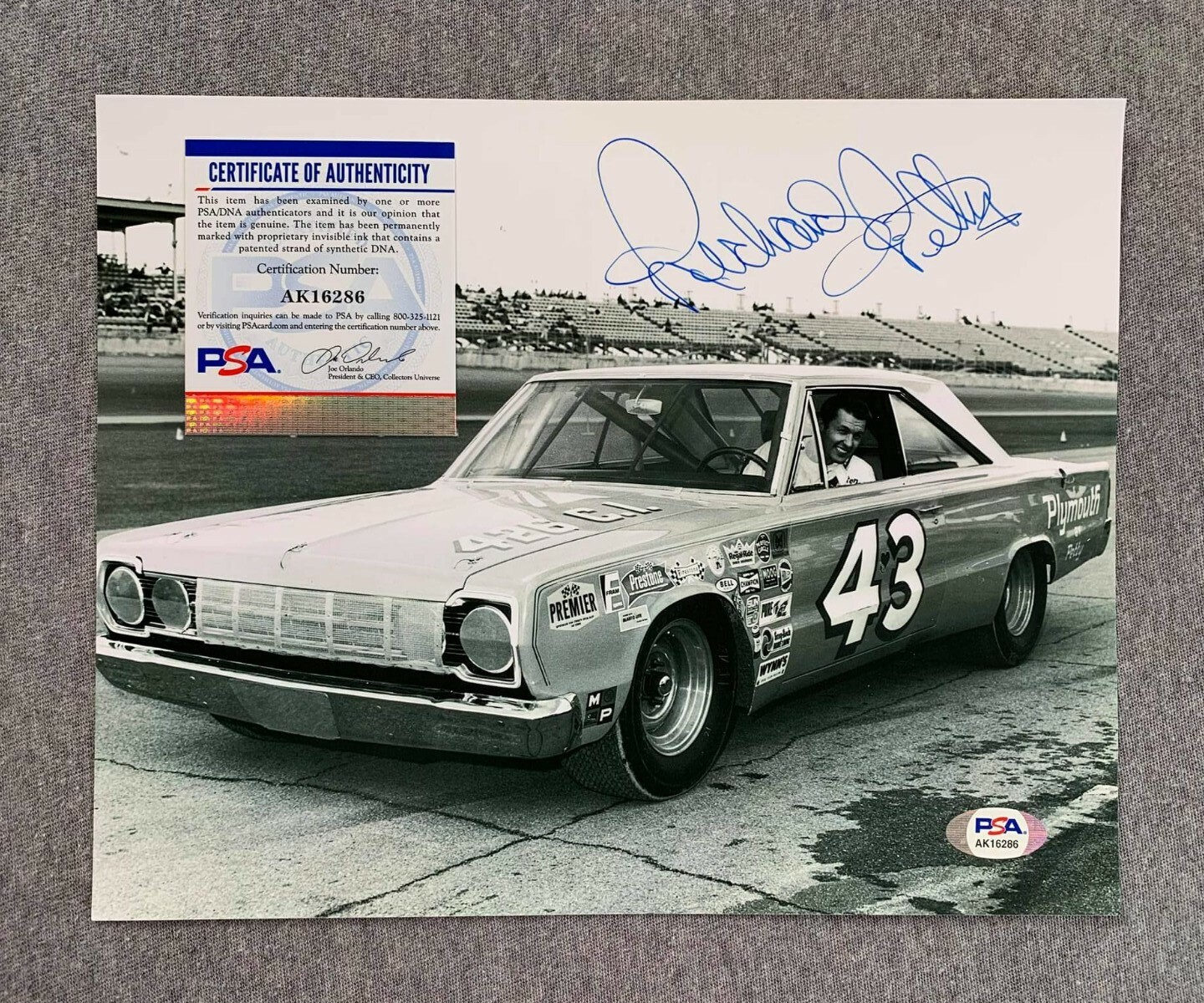 NASCAR GREAT RICHARD PETTY AUTOGRAPH 8x10 PORTRAIT PHOTO PSA/DNA AK16286