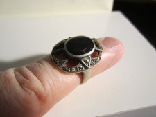 STERLING SILVER RING WITH ONYX  MARCASITES SIZE 6 1/2 - OFC-V