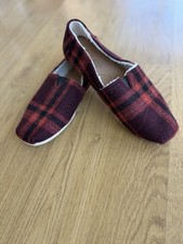 TOMS size 9 women s Belmont red plaid with faux shearling slip on