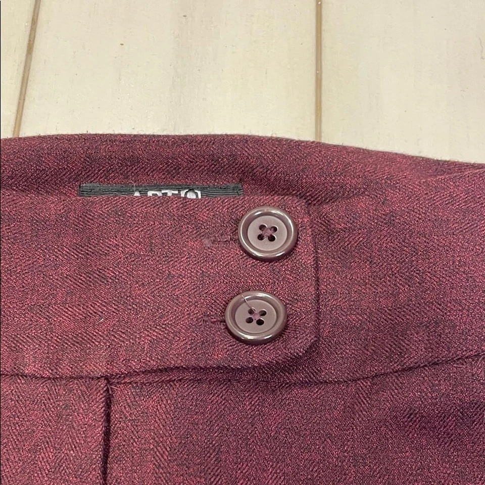 Apt. 9 Pantalones de vestir plisados borgoña oscuro para mujer, talla 6 Foto 4 de 4