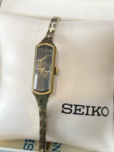 Vintage Seiko Womens Watch 12mm Gold Tone 1520-366G Black Dial Manual Wind 5.5"