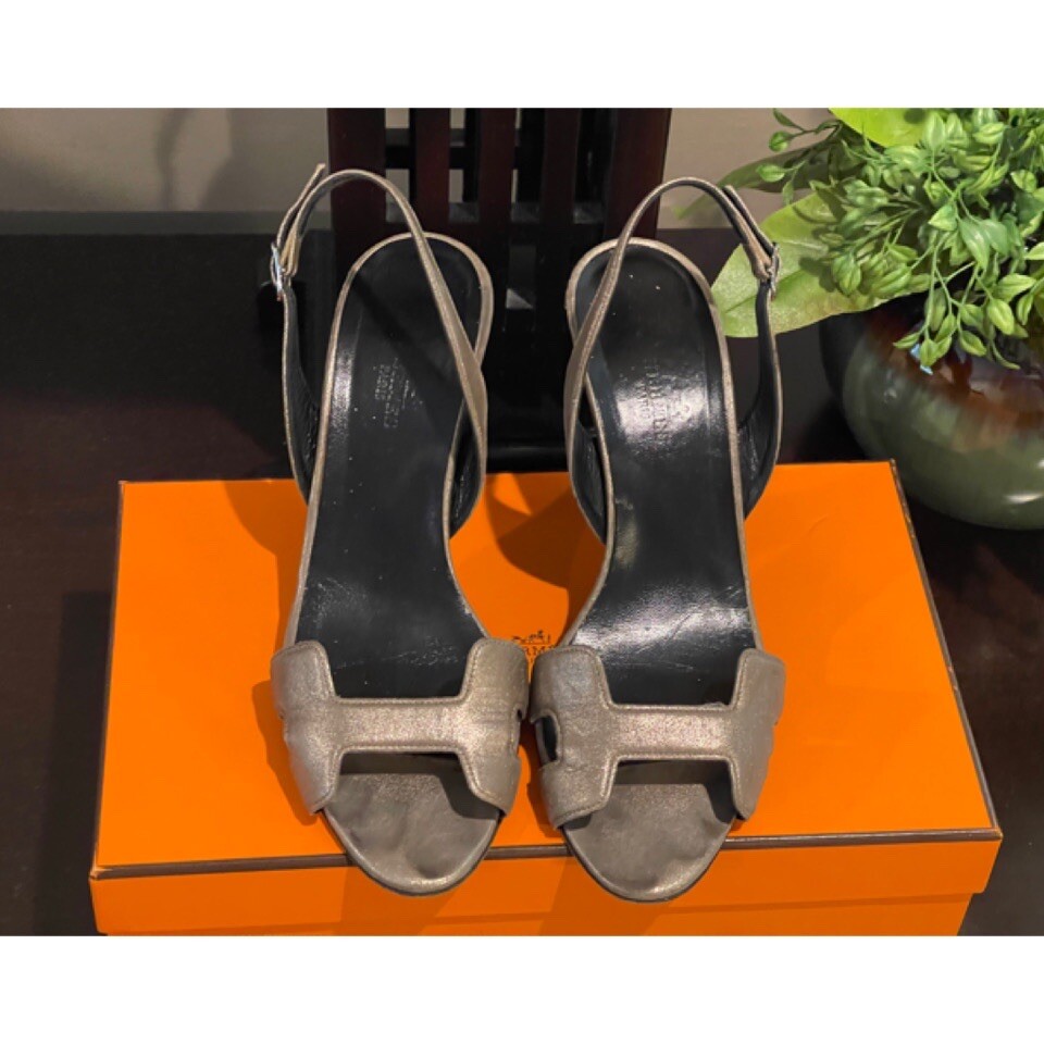 ✨Authentic Iconic Hermes Constance H Logo Slingback Sandals