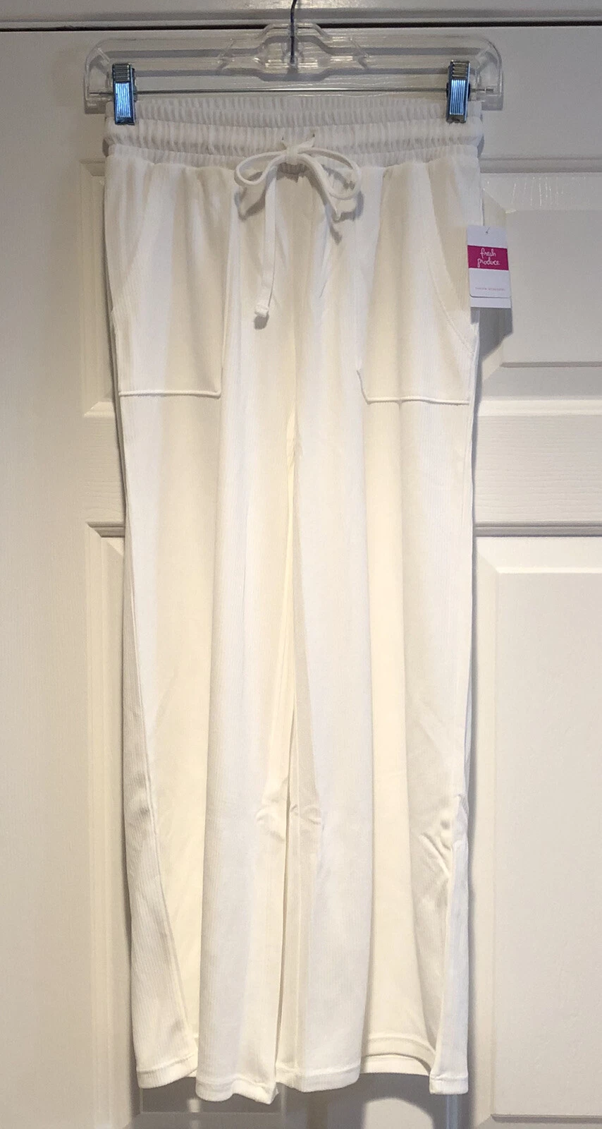 FRESH PRODUCE WHITE JETSETTER CAPRIS STRETCH TRAVEL NWT XS $72