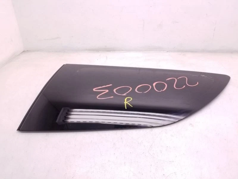 06-11 TOYOTA YARIS CUARTO DE CRISTAL LADO PASAJERO Foto 4 de 4