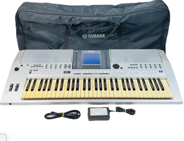 Yamaha PSR-S700 61-Key Keyboard Synthesizer Serviced Working with