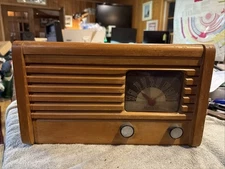 Vintage Wood Cabinet Medco Tube Radio Original Condition.