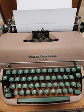Remington Quiet-Riter Typewriter Manual Vintage Green Keys Caps w/ Case With Key thumbnail
